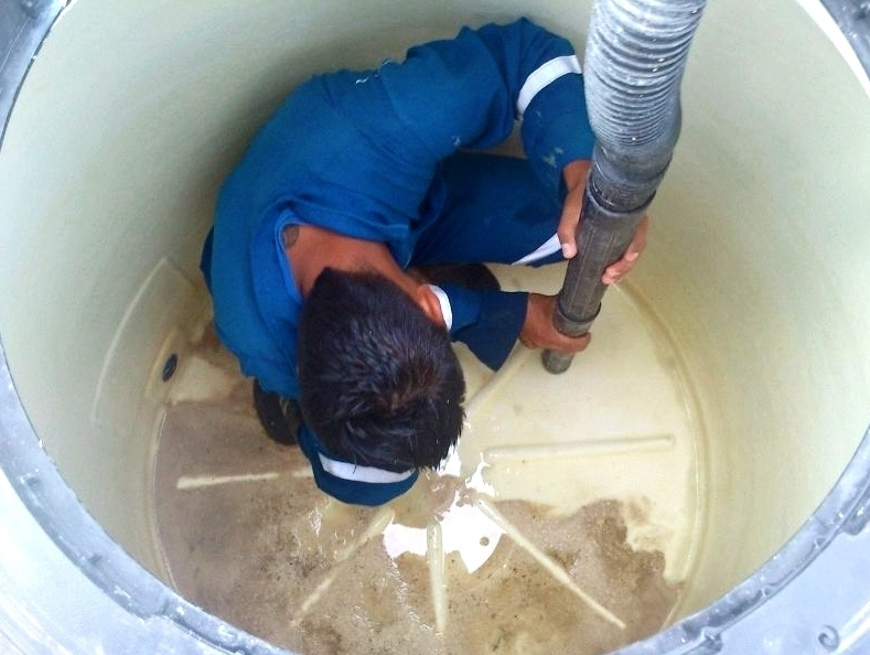 تنظيف خزانات المياه الأرضية