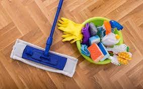 تنظيف أرضيات المنزل 