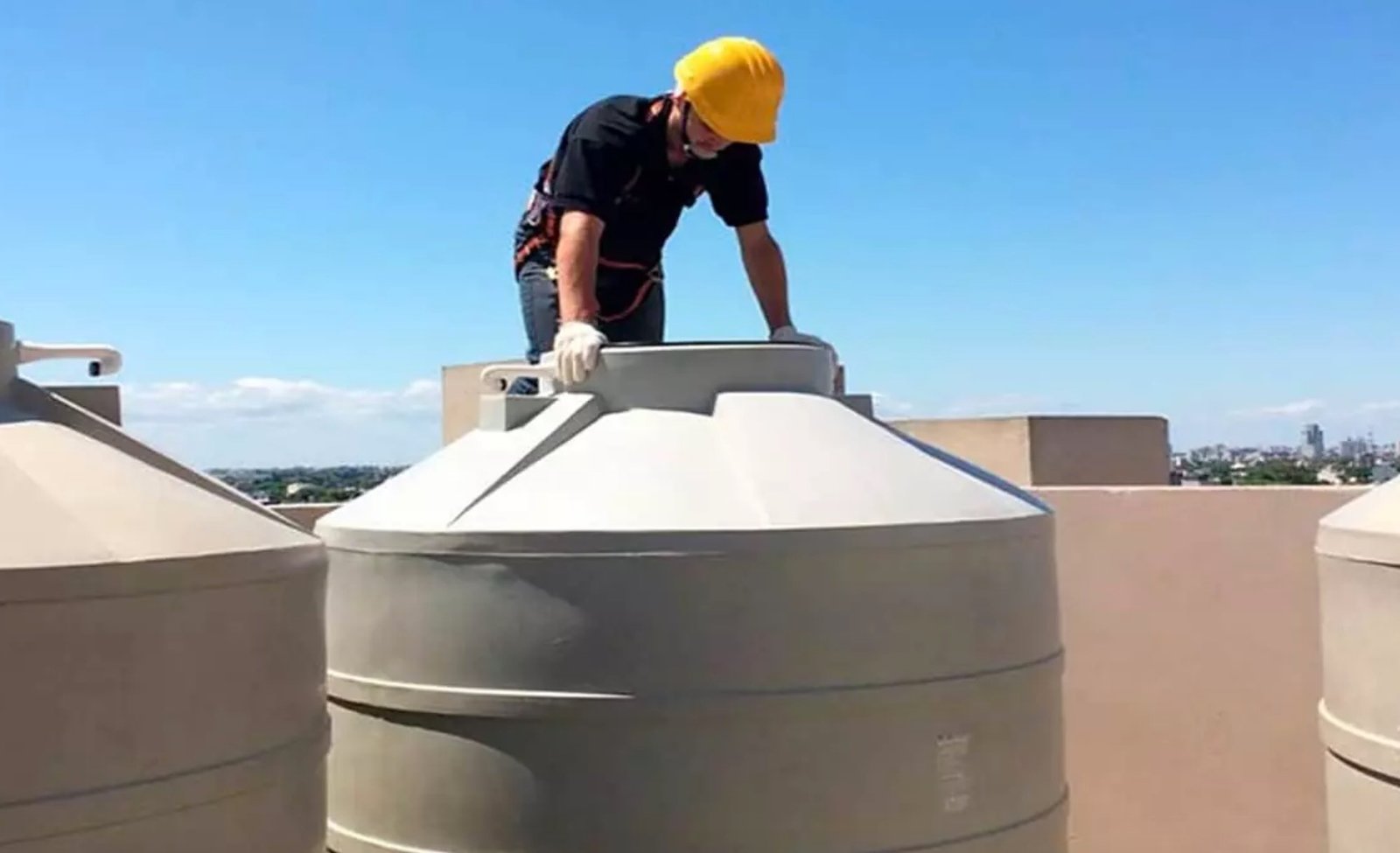 شركات تنظيف الخزانات